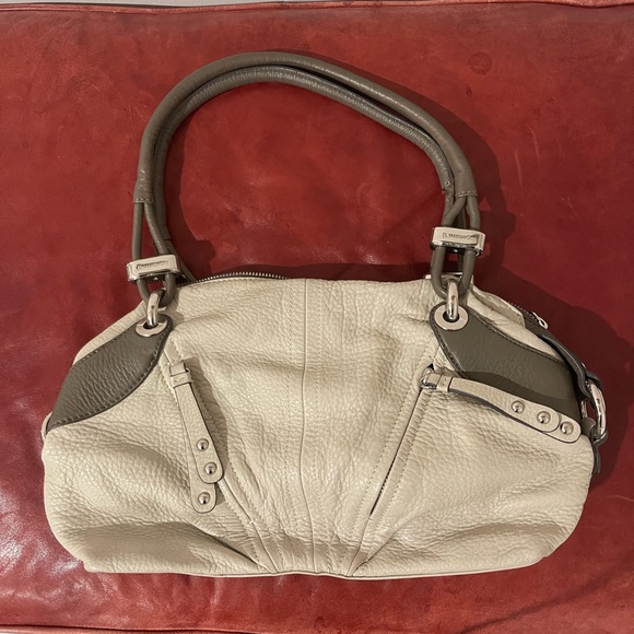 B. Makosky Shoulder/ Crossover Bag. - Picture 1 of 6